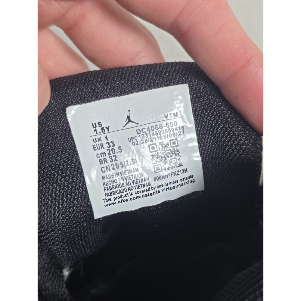 Jordan Air Jordan 1 Mid White Black Pink Sneaker Unisex Kids 1.5Y 554725-180 - Picture 10 of 11